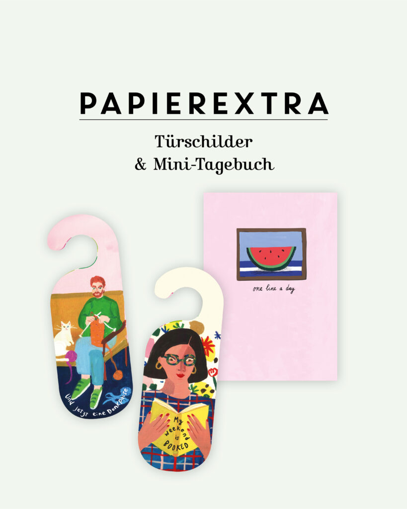Das Bild zeigt die Papierextras der 92. Flow Ausgabe: zwei Türschilder mit Personenmotiv & ein Mini-Tagebuch